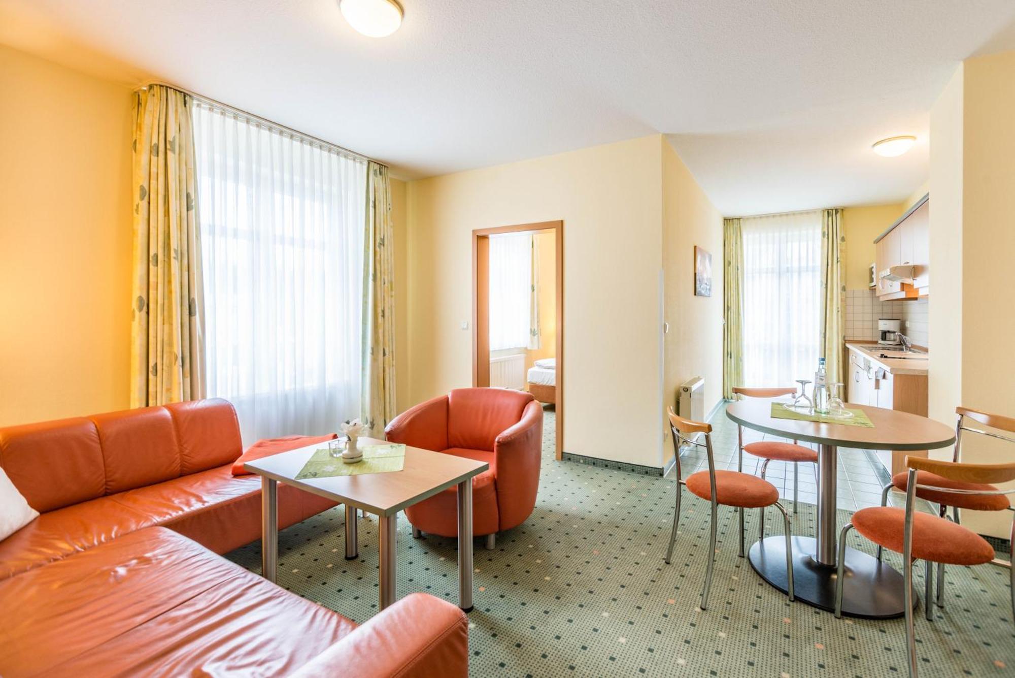 Am Weststrand Aparthotel Кюлунгсборн Экстерьер фото