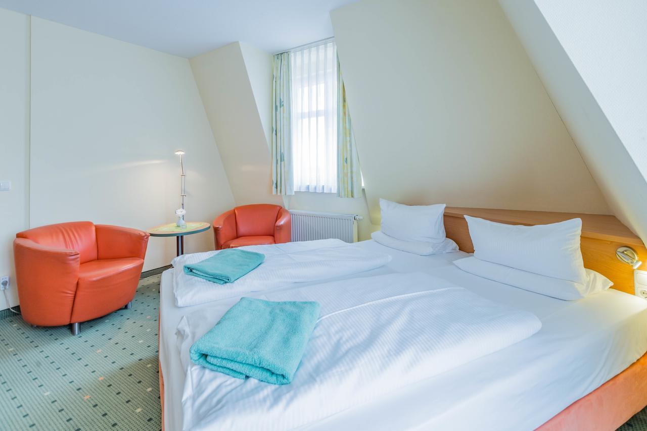 Am Weststrand Aparthotel Кюлунгсборн Экстерьер фото