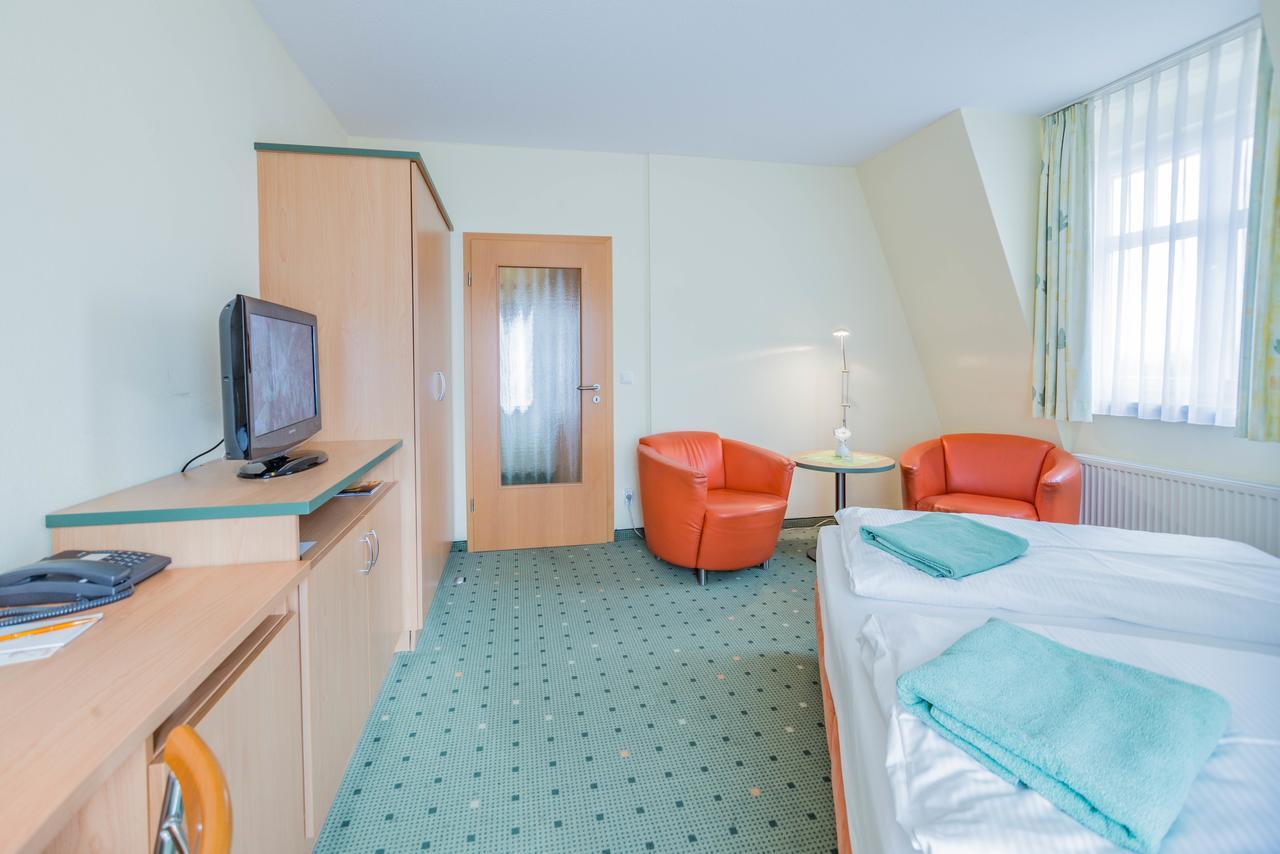 Am Weststrand Aparthotel Кюлунгсборн Экстерьер фото